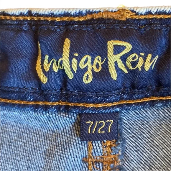 Indigo Rein Distressed Jean Shorts - Picture 7 of 14